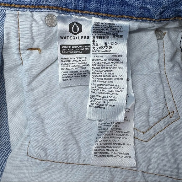 Levi’s 501 High Rise Distress Shorts - Picture 6 of 11